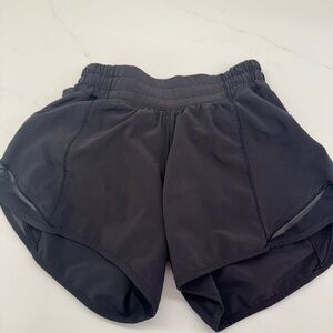 Lululemon, hottie hot, 2 1/2 inch inseam lined Women's Black Athletic Shorts